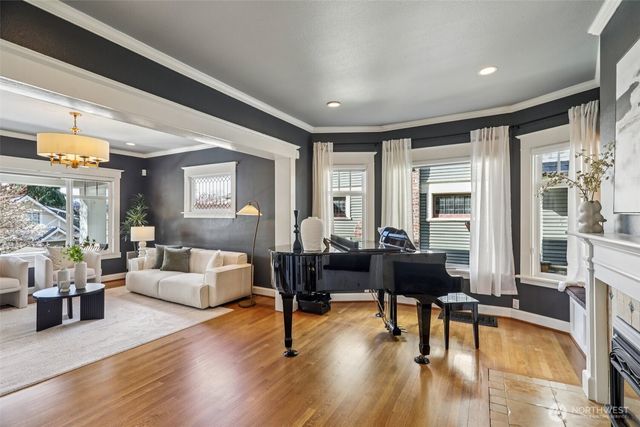 1606 33rd Avenue, Seattle, WA 98122