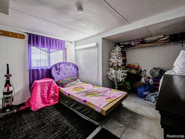 8320 Nightingale Street, Dearborn Heights, MI 48127