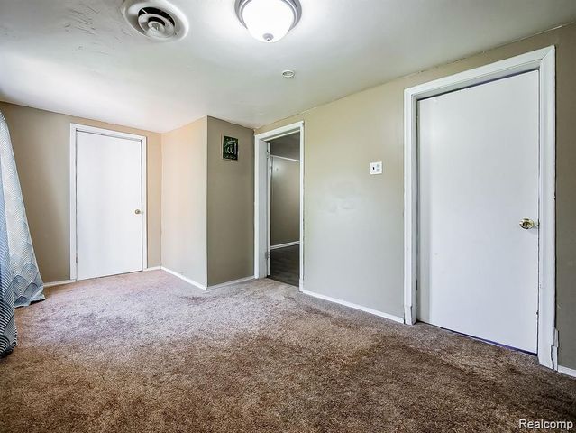 8320 Nightingale Street, Dearborn Heights, MI 48127