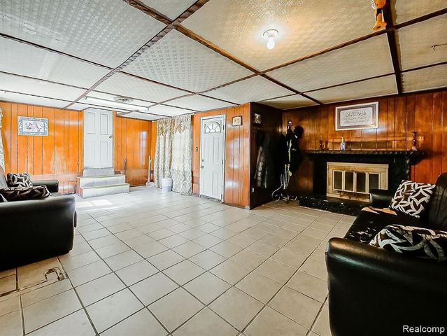 8320 Nightingale Street, Dearborn Heights, MI 48127