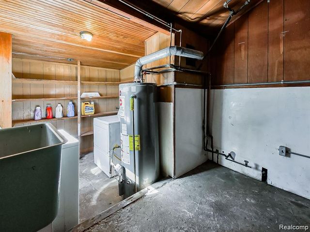 8320 Nightingale Street, Dearborn Heights, MI 48127