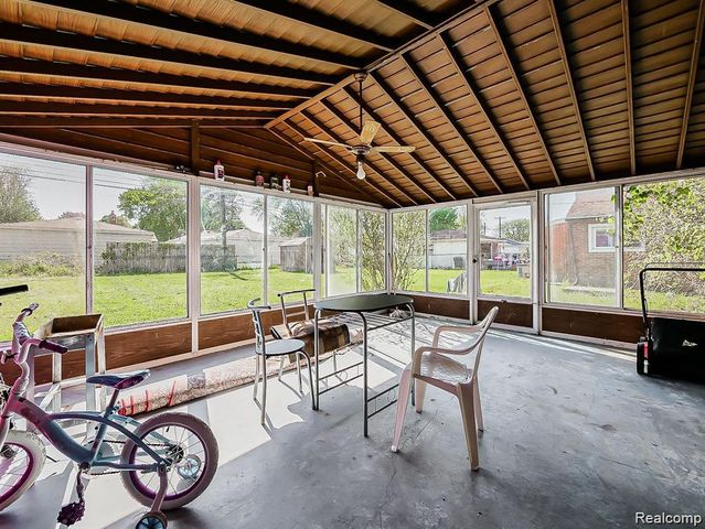 8320 Nightingale Street, Dearborn Heights, MI 48127