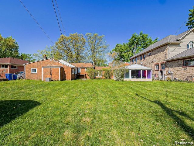 8320 Nightingale Street, Dearborn Heights, MI 48127