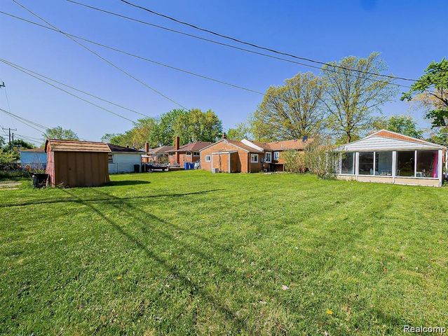 8320 Nightingale Street, Dearborn Heights, MI 48127