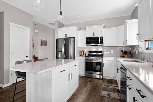 1715 Red Clover STREET, Holmen, WI 54636