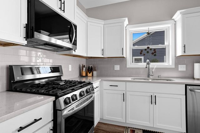 1715 Red Clover STREET, Holmen, WI 54636