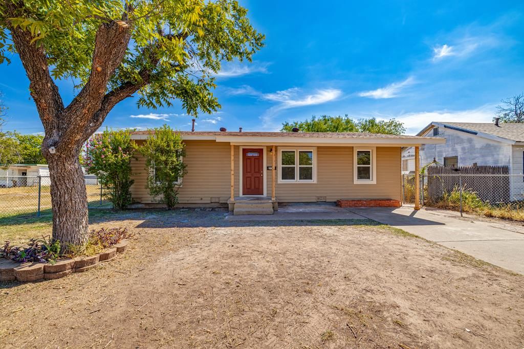 Image 1 of property listing at 2709 Chestnut St, San Angelo, TX 76901