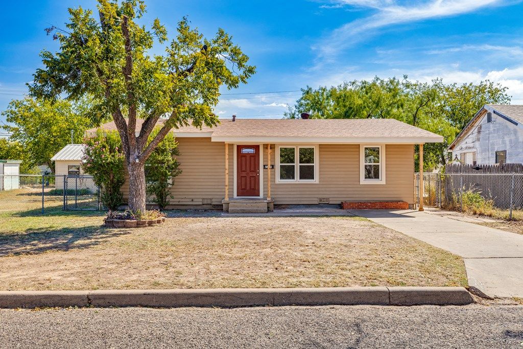 Image 2 of property listing at 2709 Chestnut St, San Angelo, TX 76901
