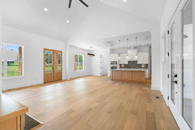 2622 Deer Creek Ln, White House, TN 37188
