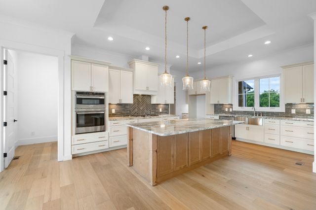 2622 Deer Creek Ln, White House, TN 37188