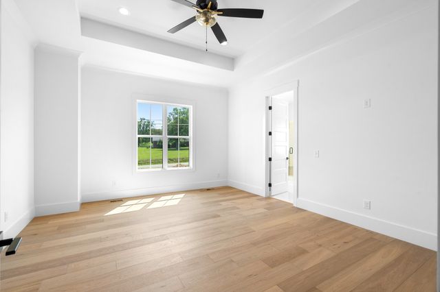 2622 Deer Creek Ln, White House, TN 37188