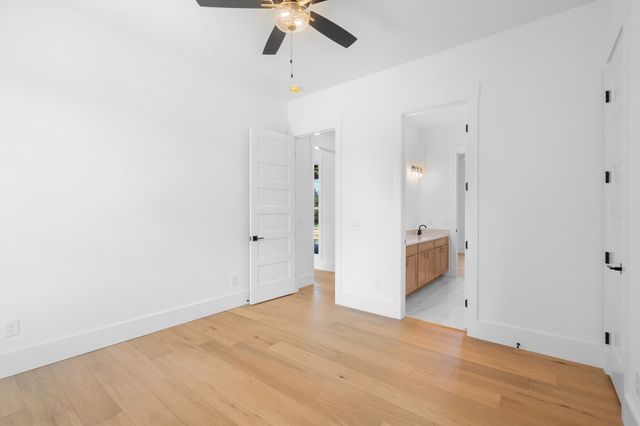 2622 Deer Creek Ln, White House, TN 37188