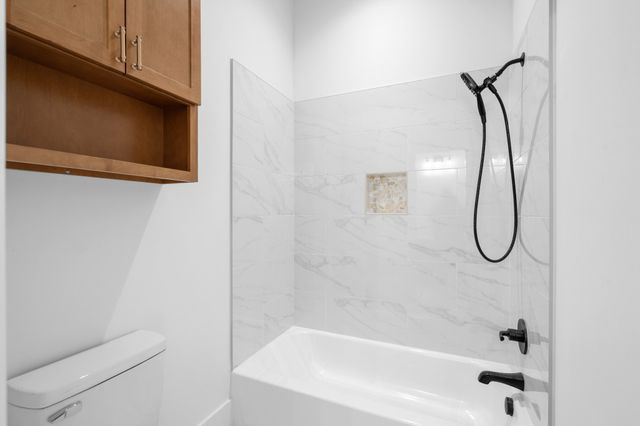 2622 Deer Creek Ln, White House, TN 37188