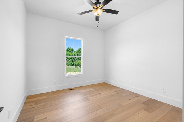 2622 Deer Creek Ln, White House, TN 37188