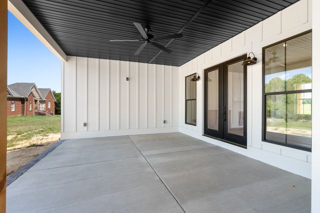 2622 Deer Creek Ln, White House, TN 37188