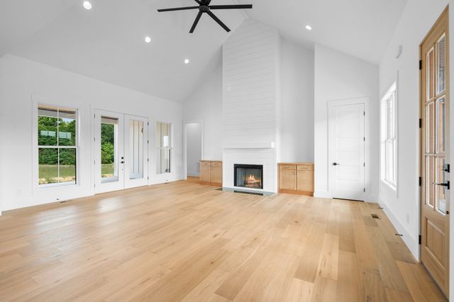2622 Deer Creek Ln, White House, TN 37188
