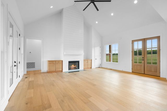 2622 Deer Creek Ln, White House, TN 37188