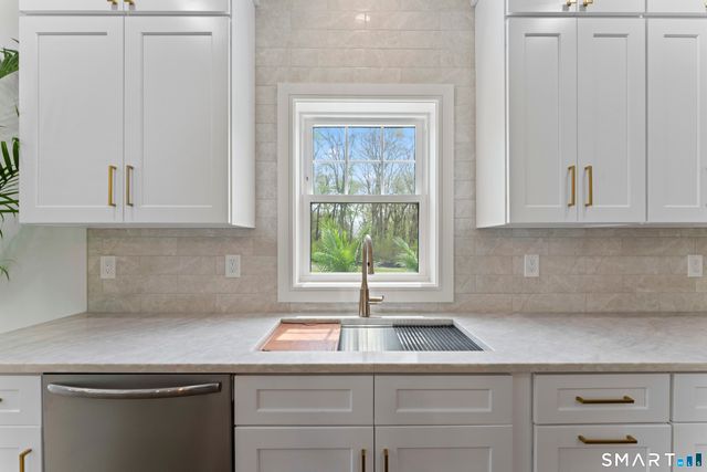 95 Harvest Ridge Road, Stratford, CT 06614