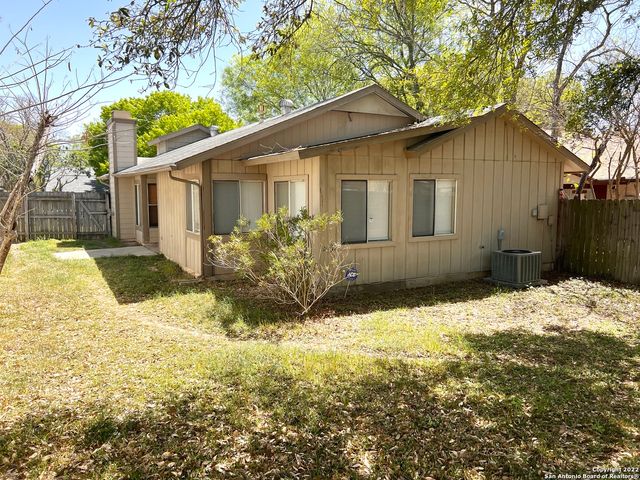 5555 Kissing Oak St, San Antonio, TX 78247