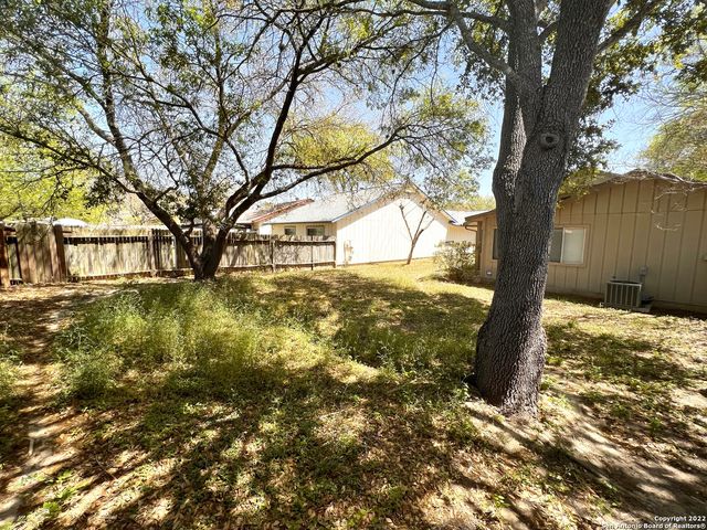 5555 Kissing Oak St, San Antonio, TX 78247