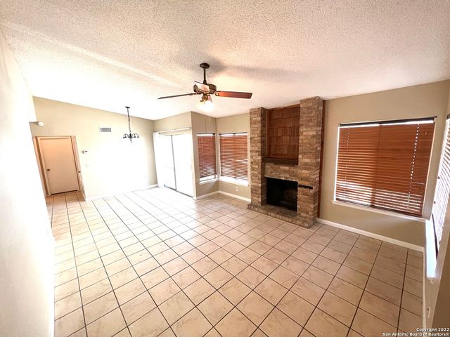 5555 Kissing Oak St, San Antonio, TX 78247