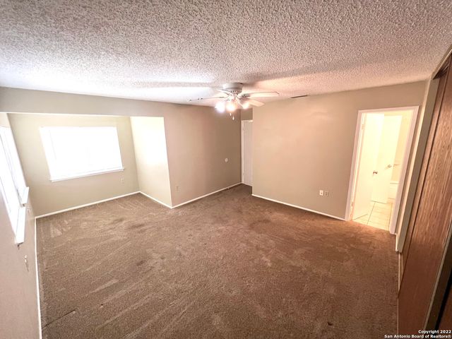 5555 Kissing Oak St, San Antonio, TX 78247