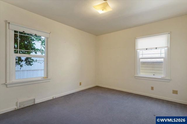 1245 18th St NE, Salem, OR 97301