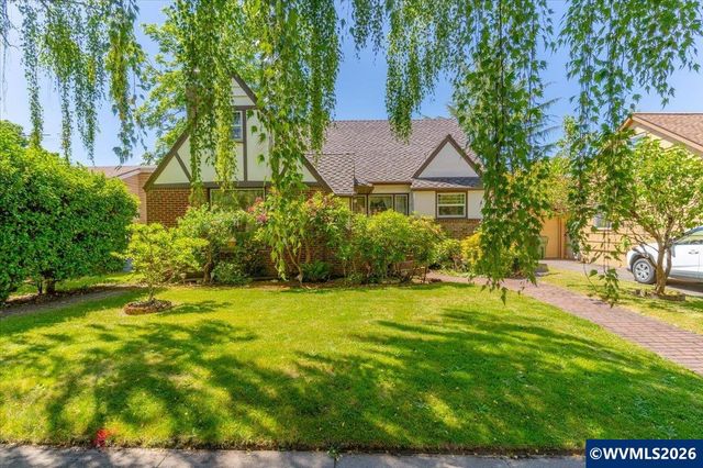 1245 18th St NE, Salem, OR 97301