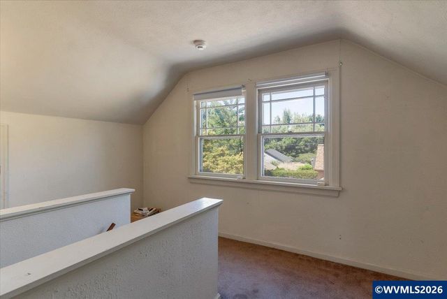 1245 18th St NE, Salem, OR 97301