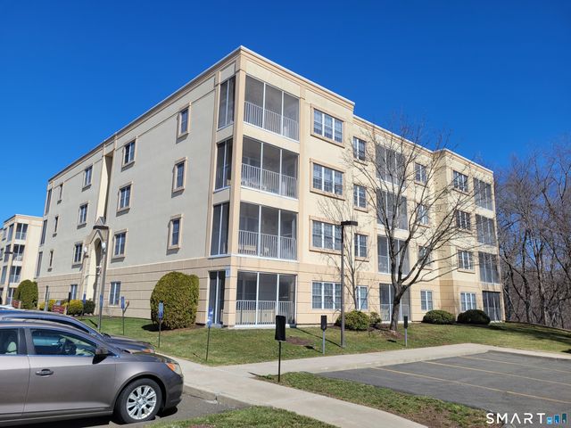 75 Washington Avenue 5-303, Hamden, CT 06518