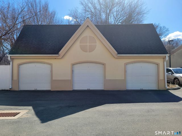 75 Washington Avenue 5-303, Hamden, CT 06518