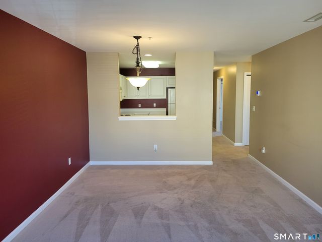 75 Washington Avenue 5-303, Hamden, CT 06518