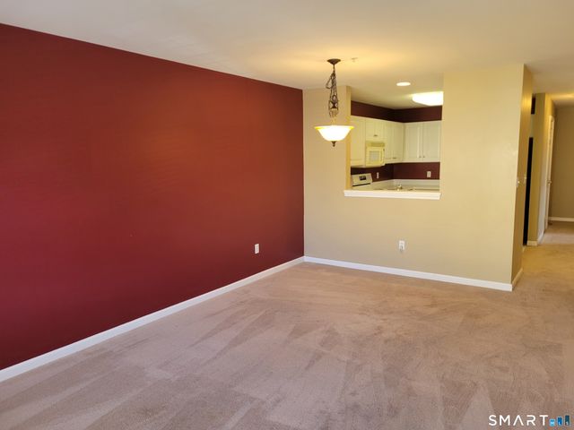 75 Washington Avenue 5-303, Hamden, CT 06518