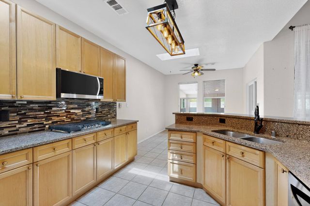 5013 BRIGHTON HILLS Drive NE, Rio Rancho, NM 87144