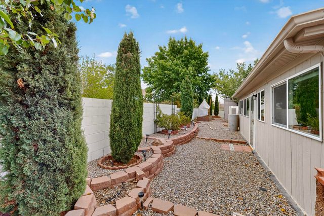 5013 BRIGHTON HILLS Drive NE, Rio Rancho, NM 87144