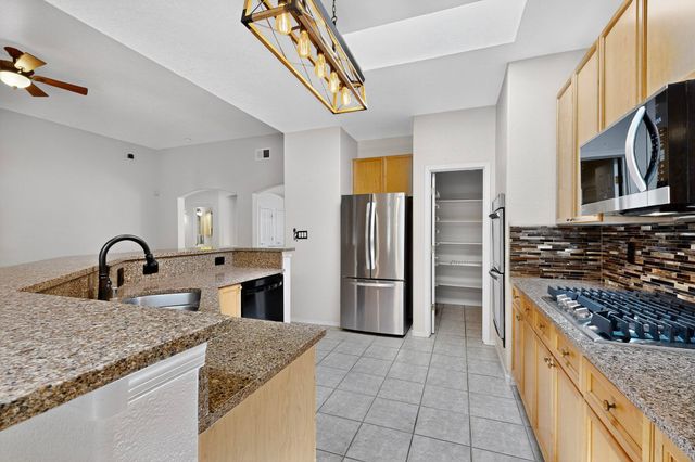 5013 BRIGHTON HILLS Drive NE, Rio Rancho, NM 87144