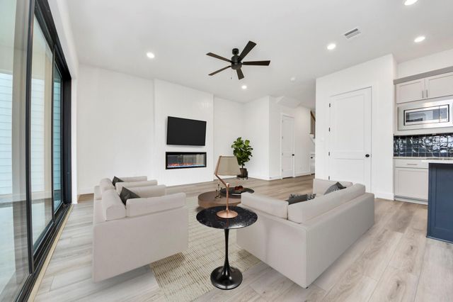 1422 Caywood Lane B, Houston, TX 77055