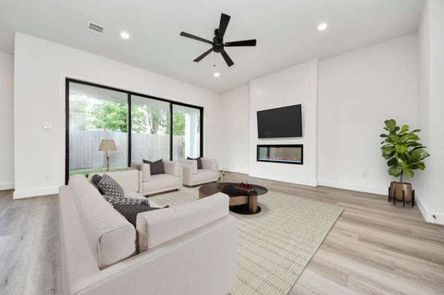 1422 Caywood Lane B, Houston, TX 77055