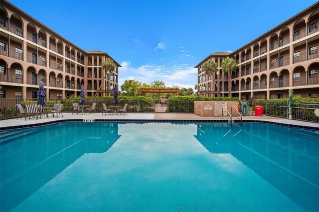 6100 GULFPORT BOULEVARD S 402, Gulfport, FL 33707