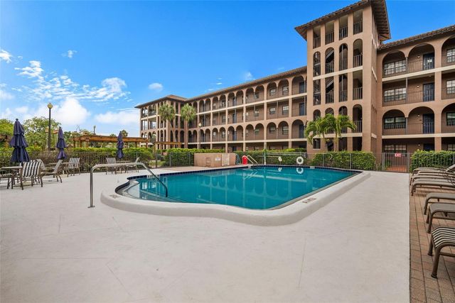 6100 GULFPORT BOULEVARD S 402, Gulfport, FL 33707