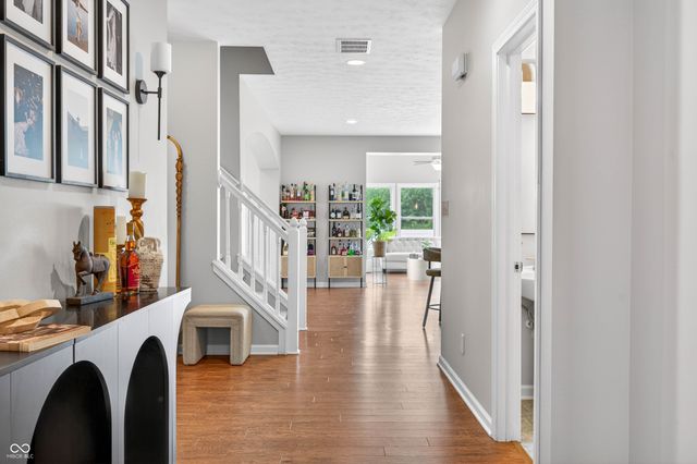 2089 Deer Valley Court, Columbus, IN 47201