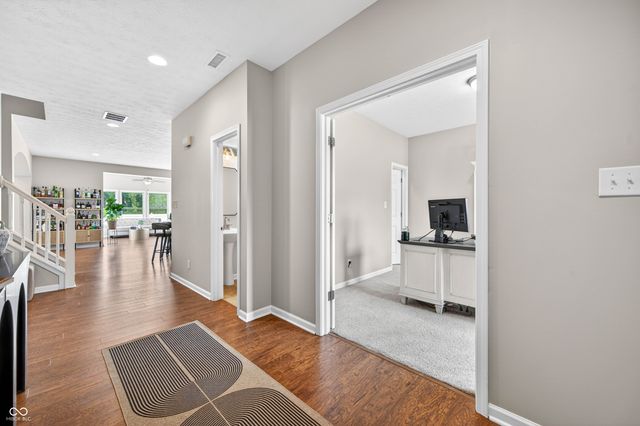 2089 Deer Valley Court, Columbus, IN 47201