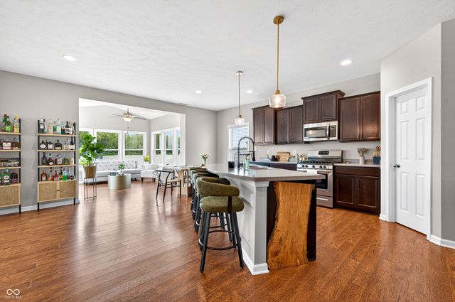 2089 Deer Valley Court, Columbus, IN 47201