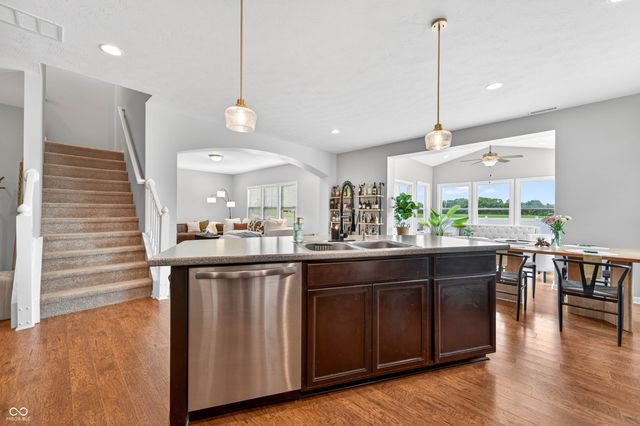 2089 Deer Valley Court, Columbus, IN 47201