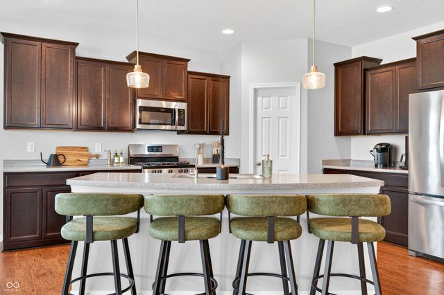 2089 Deer Valley Court, Columbus, IN 47201