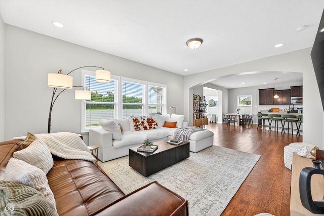 2089 Deer Valley Court, Columbus, IN 47201