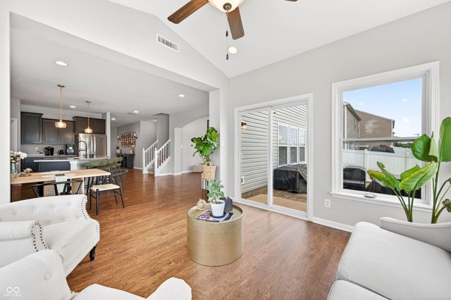 2089 Deer Valley Court, Columbus, IN 47201