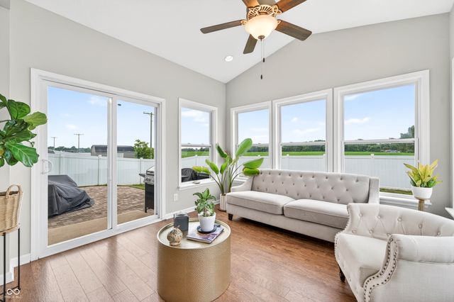 2089 Deer Valley Court, Columbus, IN 47201