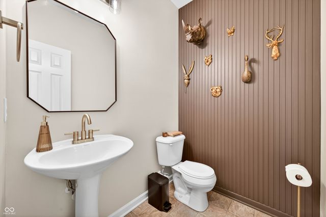 2089 Deer Valley Court, Columbus, IN 47201
