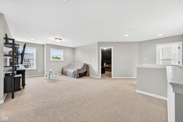2089 Deer Valley Court, Columbus, IN 47201